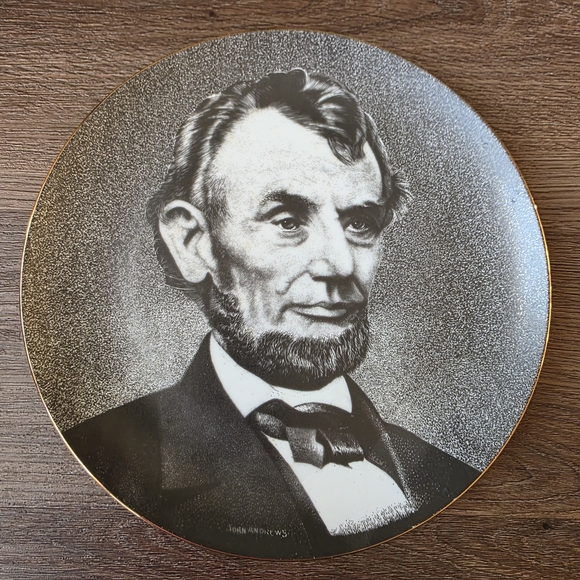 World Wide Other - Vintage Lincoln Decorative Plate - Black & White with Gold Rim